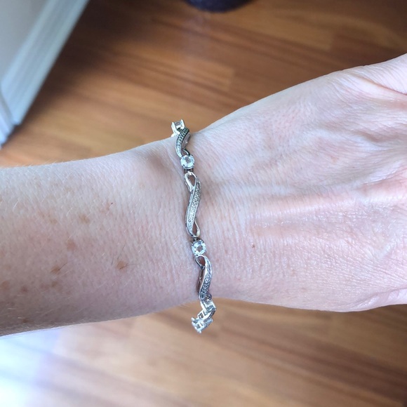 Sterling silver and aquamarine tennis bracelet - Picture 3 of 6